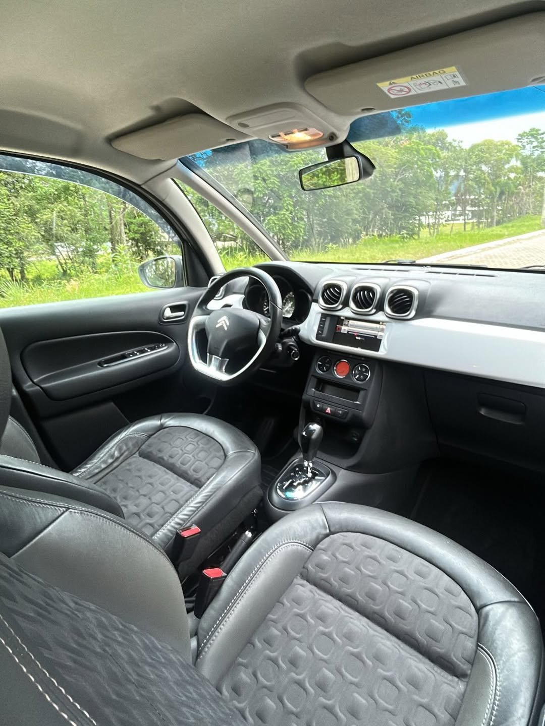 Air Cross Shine 1.6 Flex — conforto e espaço de sobra!Carro completíssimo, e com um design moder(2)
